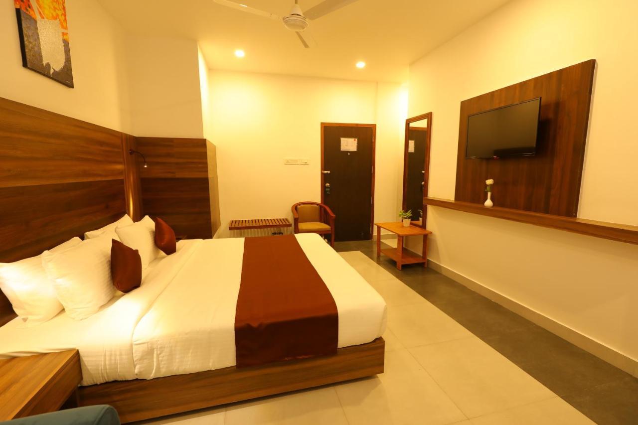 Hotel La Serene Mattannur Mattanur Ngoại thất bức ảnh