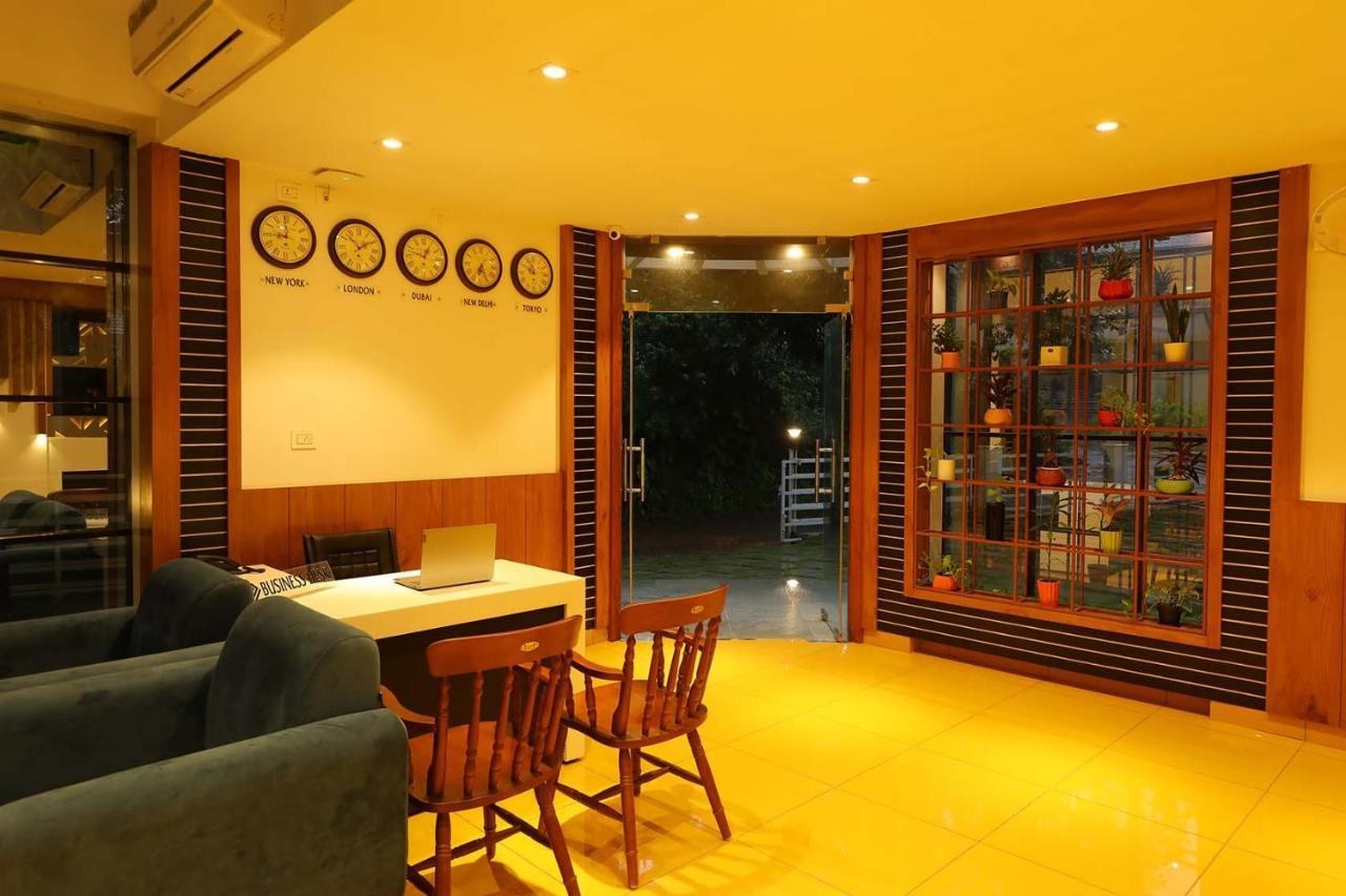 Hotel La Serene Mattannur Mattanur Ngoại thất bức ảnh
